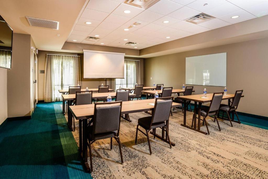 Courtyard Lake Charles Esterno foto