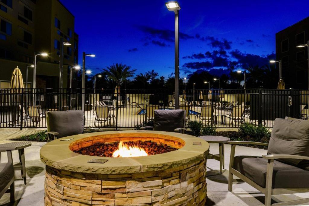 Courtyard Lake Charles Esterno foto
